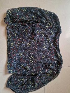 Chic Black Floral Print V-Neck Top