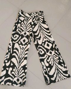 Stylish Wide-Leg Black &amp; White Print Pants