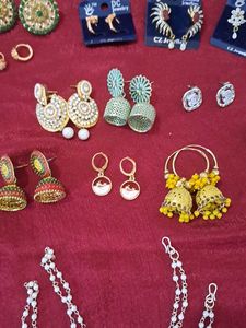 Assorted Women's Jewelry Set