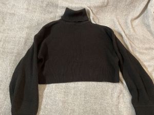 Black Ribbed Cropped Turtleneck Sweater