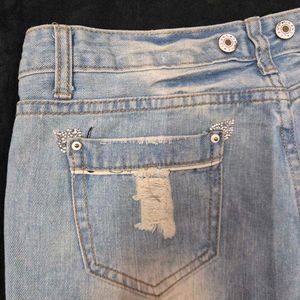 low waist Distressed Denim Shorts with Pearls