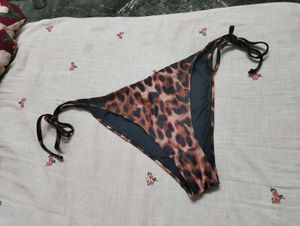 leopard print buttom