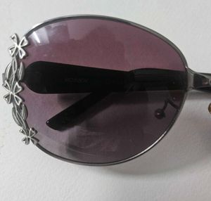 Chic Embellished Oval Sunglasses