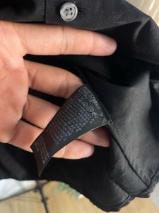Uniqlo Classic Black Men's Button-Up Shirt
