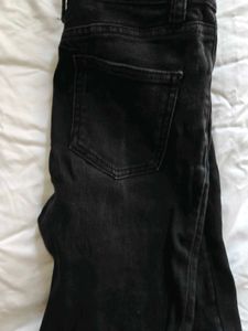 Classic Black High-Waisted Jeans