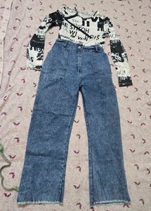 Graphic Print Top &amp; Acid Wash Jeans Set