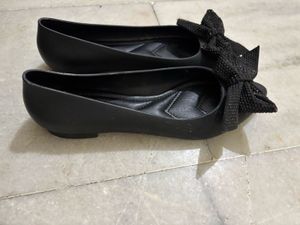 Ginger Black Bow Embellished Flats