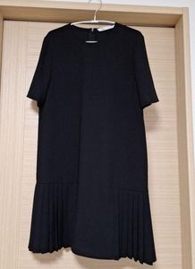 Chic Black Pleated Dress