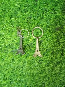Eiffel Tower Keychains (Set of 2) (freebie)