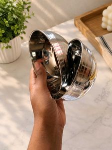 White Star Stainless Steel Bowls with Spoons