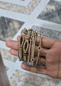 Sparkling Set of 5 Bangles