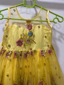 Beautiful Yellow Embellished Party Dress age 6 yrs