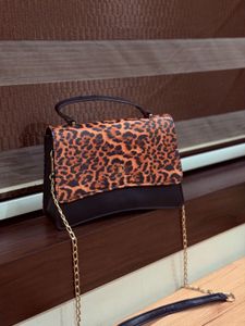 Chic Leopard Print Handbag