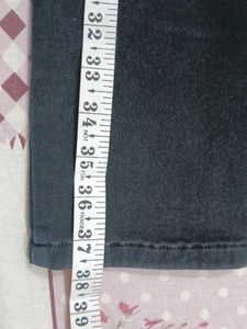 Classic Black High-Waisted Jeans