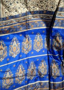 Elegant Floral Print Saree with Royal Blue Border