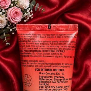 Everyuth Naturals Moisturizing Fruit Face Wash