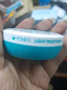 POND'S Light Moisturizer