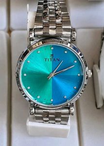 Titan Gold Watches - Elegant &amp; Timeless