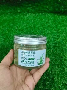Jovees Herbal 100% Pure Aloe Vera Gel