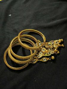 Elegant Gold-Toned Bangle Set