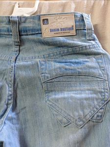 Light Wash Cropped Denim Jeans