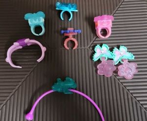 set of 7 kinder Joy accessories toys