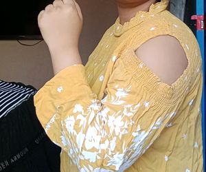 2XL YELLOW TOP Black is 3XL