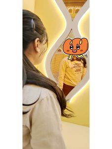 Cream Colored Graphic Sweatshirt
