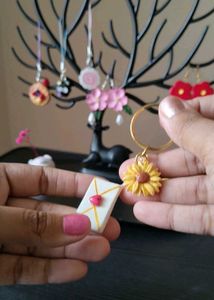 Handmade Letter &amp; Sunflower Keychain