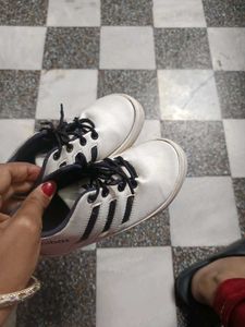 Abibas Sneakers