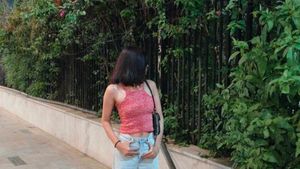 baby pink Textured crop Top