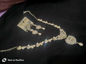 Sparkling Silver Necklace & Earrings Set