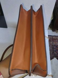 Louis Vuitton Handbag - First Copy