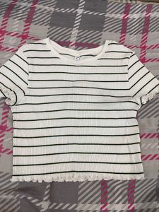 uniqlo crop top