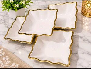 Set of 4 Elegant White &amp; Gold Square Bowls