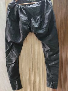 elegant black gown size m , wedding wear
