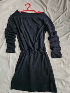 URBANIC One off-shoulder dress