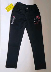 Stylish threequarter jeans for girl kids