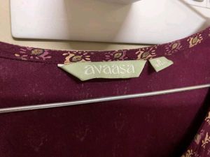 Avaasa maroon Elegant Printed Kurta in size M