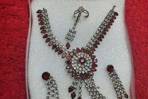 Elegant Red &amp; White Stone Jewellery Set