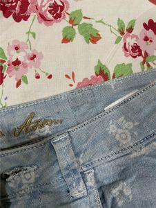 Cute patterned denim shorts