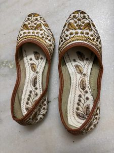 Kid's Premium Zari Traditional Handcrafted Juttis