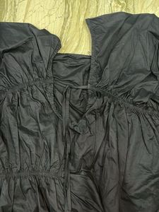 Black Gathered Short Sleeve Top