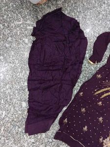 Embroidered kurta set
