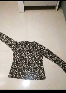 Lepoard Print Full Sleeves t Shirt