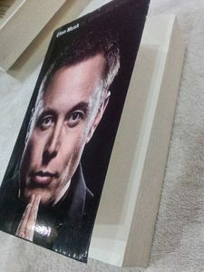 Elon Musk by Walter Isaacson Biography