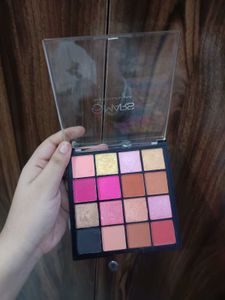 Makeup pallet combo