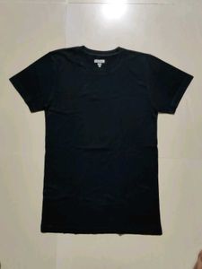 Nidhee Black Solid Tshirt