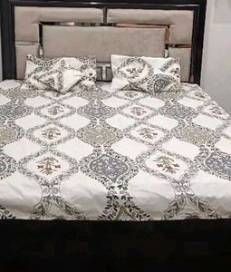 Patterned Bedsheet Set