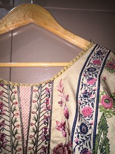 Beautiful Floral Print Kurta Set 🩷